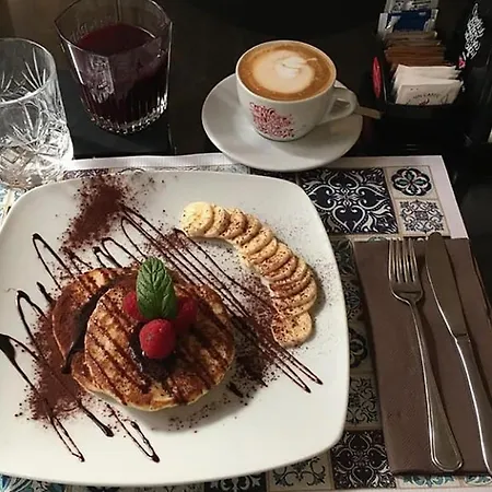 Πανσιόν Andrea's Λέτσε